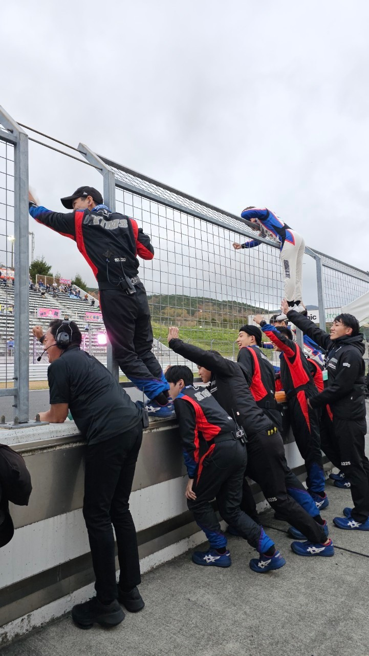 line_album_2024__rd.7_fuji_4h_241119_205.jpg